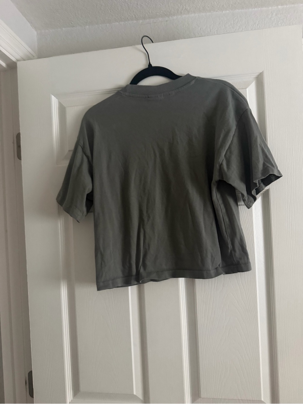Gymshark Olive Green Cropped Crew Tee - Picture 4 of 5
